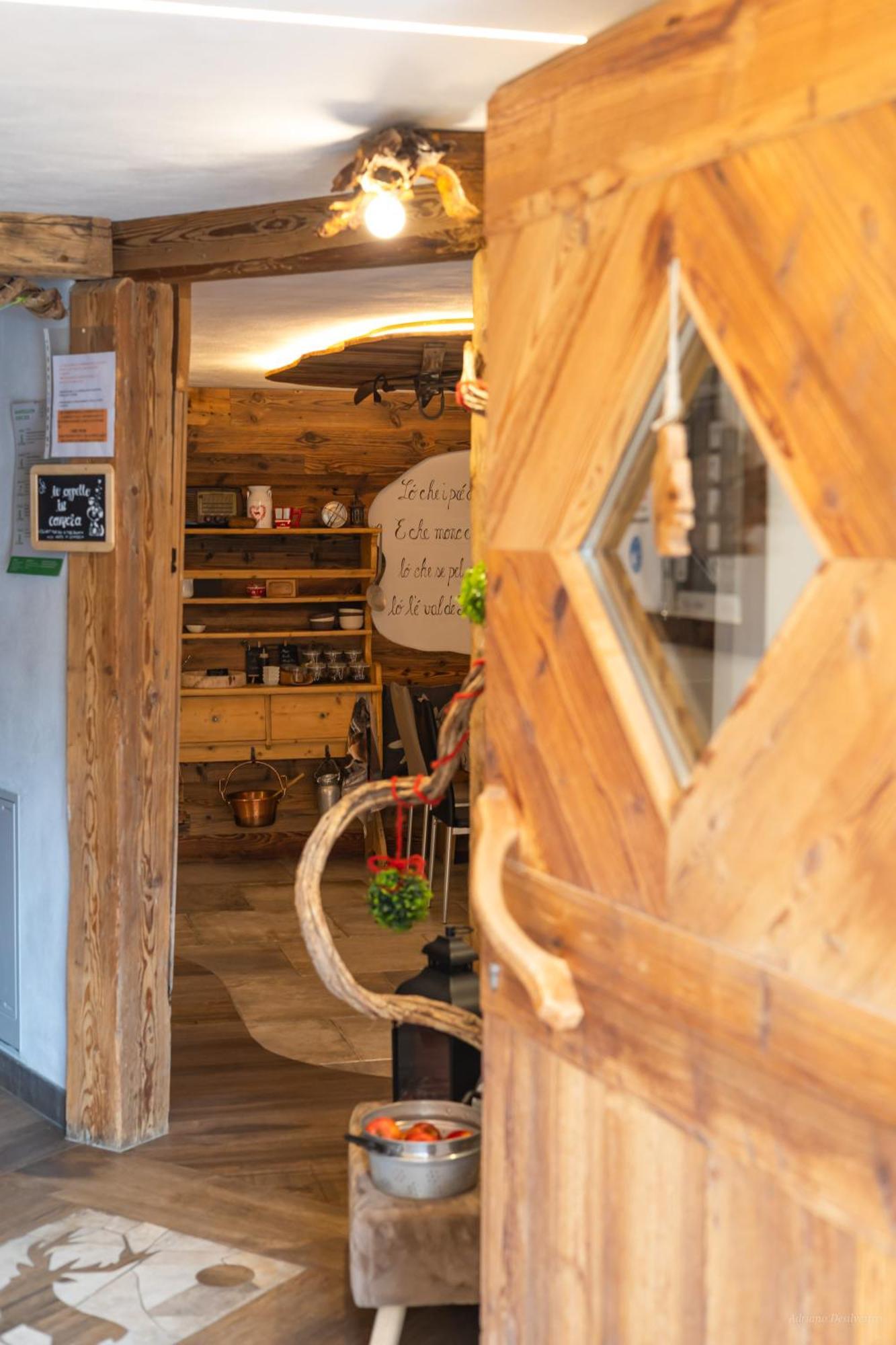 Majon De La Nona Otel Pozza di Fassa Dış mekan fotoğraf